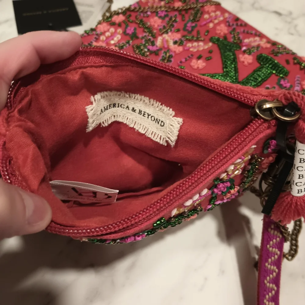 America & Beyond Purse Set - Picture 7 of 8